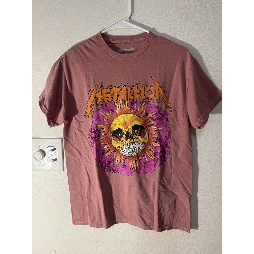Metallica Retro Concert Tour‎ T-Shirt Burning Sun Skull Mauve Size S/M NWOT
